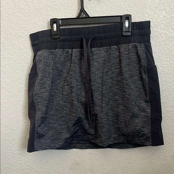 Athleta Gray Athletic Shorts with Elastic Waistband - Picture 1 of 3